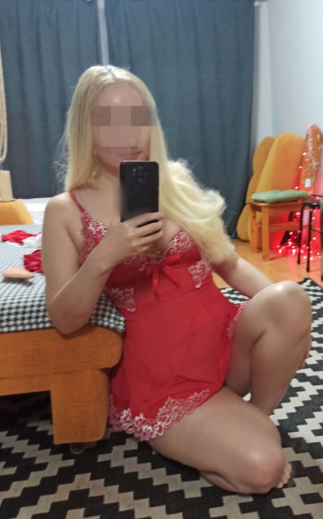 Проститутка Катя 25 лет, у метро Парк Победы  +7(981)827-05-47